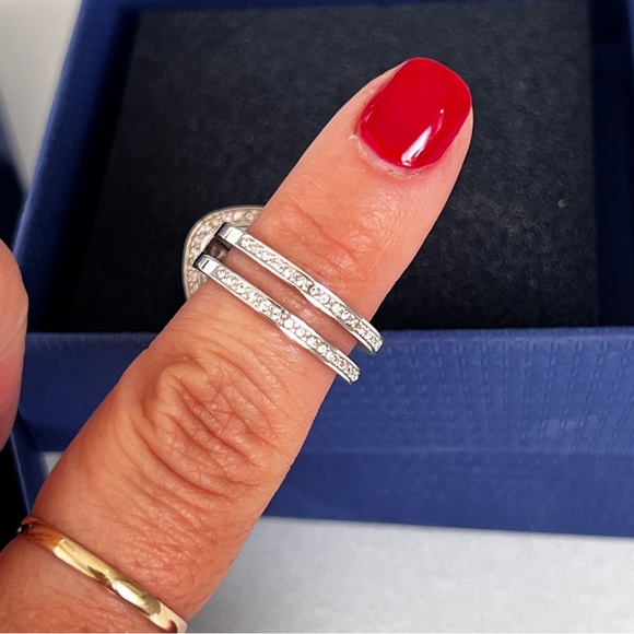 Stunning Swarovski Simplicity Crystal Ring Set Women Size 7 100% Swarovski Brand - Picture 5 of 7